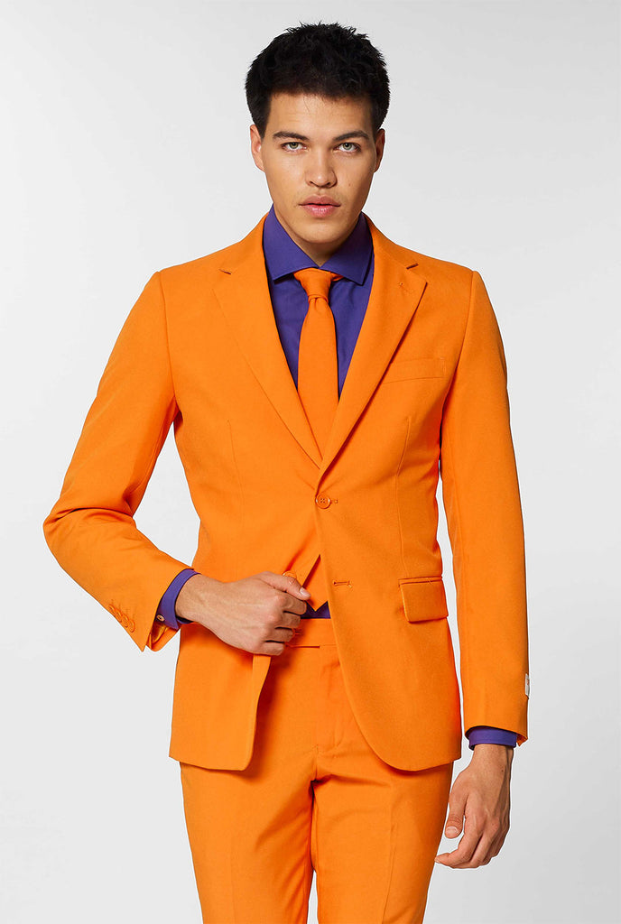 Man draagt OppoSuits The Orange oranje  herenpak.